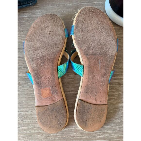 Alexandre Birman Clarita Iridescent Leather Flat Sandals Size 39/8.5 - Picture 6 of 7